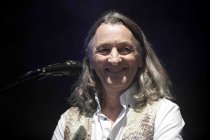 Britische Musiker Roger Hodgson gastiert auf seiner "Breakfast In America"-Tour am Tanzbrunnen Köln (© Thomas Brill)