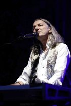 Britische Musiker Roger Hodgson gastiert auf seiner "Breakfast In America"-Tour am Tanzbrunnen Köln (© Thomas Brill)