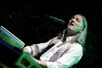 Britische Musiker Roger Hodgson gastiert auf seiner "Breakfast In America"-Tour am Tanzbrunnen Köln (© Thomas Brill)
