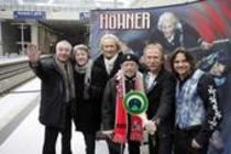 Kölner Mundartgruppe De Höhner präsentieren ihr neues Album "360° Live @ Lanxess-Arena" in der S-Bahn Köln  (© Thomas Brill)