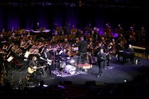 Kölner Mundartgruppe Höhner gastiert in Begleitung des Orchesters der Jungen Sinfonie Köln unter der Leitung von Sebastian Hässy zum 32. mal in der Kölner Philharmonie (© Thomas Brill)