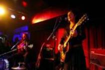Britischer Sängerin und Songwriterin Holly Golightly gastierte mit Lawyer Dave alias The Brokeoffs auf ihrer "Dirt Don't Hurt"-Tour im Studio 672 Köln (© Thomas Brill)