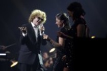 Britische Musiker Mick Hucknall bei der Night of the Proms 2012 in der Lanxess-Arena Köln (© Thomas Brill)