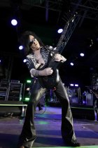 Britische Punk-Sänger Billy Idol gastiert auf seiner "Idol Live! 2018"-Tour Open Air am Tanzbrunnen Köln (© Thomas Brill)
