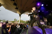 Britische Punk-Sänger Billy Idol gastiert auf seiner "Idol Live! 2018"-Tour Open Air am Tanzbrunnen Köln (© Thomas Brill)