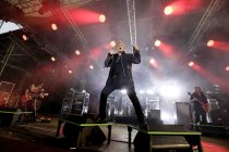 Britische Punk-Sänger Billy Idol gastiert auf seiner "Idol Live! 2018"-Tour Open Air am Tanzbrunnen Köln (© Thomas Brill)