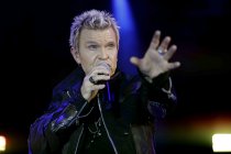 Britische Punk-Sänger Billy Idol gastiert auf seiner "Idol Live! 2018"-Tour Open Air am Tanzbrunnen Köln (© Thomas Brill)