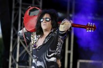 Britische Punk-Sänger Billy Idol gastiert auf seiner "Idol Live! 2018"-Tour Open Air am Tanzbrunnen Köln (© Thomas Brill)