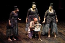 Südafrikanisches Gesangsensemble Isango Ensemble eröffnet mit Die Zauberflöte von Wolfgang Amadeus Mozart am 10. bis 14. Juli 2024 das 35. Kölner Sommerfestival in der Kölner Philharmonie (© Thomas Brill)