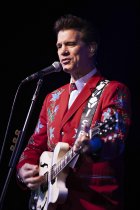 Amerikanische Sänger Chris Isaak gastiert auf seiner "Beyond The Sun"-Tour in der Live Music Hall Köln (© Thomas Brill)