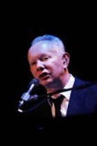 Britischer Musiker Joe Jackson gastiert mit Graham Maby und Dave Houghton auf seiner "Rain"-Tour im Gloria Theater Köln (© Thomas Brill)