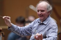 Deutscher Dirigent Marek Janowski leitet das Rundfunk-Sinfonieorchester Berlin in der Philharmonie Köln (© Thomas Brill)