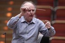 Deutscher Dirigent Marek Janowski leitet das Rundfunk-Sinfonieorchester Berlin in der Philharmonie Köln (© Thomas Brill)