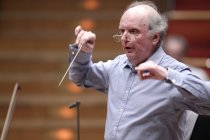 Deutscher Dirigent Marek Janowski leitet das Rundfunk-Sinfonieorchester Berlin in der Philharmonie Köln (© Thomas Brill)