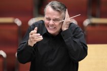 Lettischer Dirigent Mariss Jansons leitet das Königliches Concertgebouworchester Amsterdam in der Philharmonie Köln (© Thomas Brill)