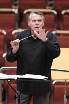 Lettischer Dirigent Mariss Jansons leitet das Königliches Concertgebouworchester Amsterdam in der Philharmonie Köln (© Thomas Brill)