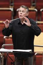 Lettischer Dirigent Mariss Jansons leitet das Königliches Concertgebouworchester Amsterdam in der Philharmonie Köln (© Thomas Brill)