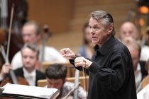 Lettischer Dirigent Mariss Jansons leitet das Königliches Concertgebouworchester Amsterdam in der Philharmonie Köln (© Thomas Brill)
