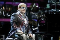 Britische Pop-Sänger Elton John gastierte mit seiner Band auf seiner "Farewell Yellow Brick Road"-Tour in der Arena Oberhausen (© Thomas Brill)