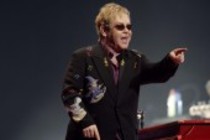 Britischer Pop-Sänger Elton John gastierte mit seiner Band auf seiner "The Red Piano"-Tour in der Lanxess-Arena Köln (&copy; Thomas Brill)