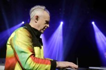 Britische Sänger Howard Jones gastiert auf seiner "Dialogue & Transform"-Tour in der Kantine Köln (© Thomas Brill)