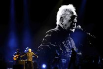 Walisischer Popsänger Tom Jones gastiert auf seiner "Come Gather Round"-Tour in der Lanxess Arena Köln (&copy; Thomas Brill)