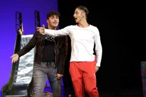 Sechzehn Jugendliche mit Migrationshintergrund führen das Musical "It’s a Jungle Out There" von und mit Planet Kultur im Depot 2 des Carlswerk Köln auf (© Thomas Brill)