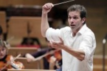 Deutsche Dirigent Dirk Kaftan leitet das Gürzenich Orchester Köln in der Philharmonie Köln (© Thomas Brill)