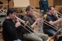 Argentinische Dirigenten Emilio Pomarico leitet das Klangforum Wien in der Philharmonie Köln (&copy; Thomas Brill)