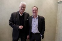 Deutsche Journalist Guido Knopp und der Programmgeschäftsführer des Ereignis- und Dokumentationskanals Phoenix Michael Hirz im Interview über den phoenix-Programmschwerpunkt „Rätsel RAF-Terror“ im Hotel Hilton Köln (© Thomas Brill)