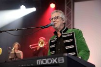 Stunksitzung-Band Köbes Underground gastiert mit ihrem „Best of Stunksitzung"-Konzert Open-Air am Tanzbrunnen Köln  (© Thomas Brill)