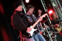 Kölner Sänger Gerd Köster gastiert mit Frank Hocker und Band Open Air am Tanzbrunnen Köln (© Thomas Brill)