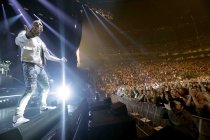 Deutsche Rapper Maximilian Diehn alias Kontra K gastiert auf seiner „Die letzten Wölfe"-Tour in der LANXESS-Arena Köln (© Thomas Brill)