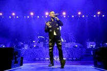 Deutsche Rapper Maximilian Tibor Albert Diehn alias Kontra K gastiert auf seiner „Der Sonne entgegen"-Tour in der LANXESS-Arena Köln (© Thomas Brill)