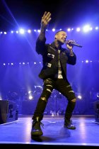 Deutsche Rapper Maximilian Tibor Albert Diehn alias Kontra K gastiert auf seiner „Der Sonne entgegen"-Tour in der LANXESS-Arena Köln (© Thomas Brill)