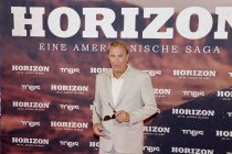 Amerikanische Schauspieler Kevin Costner präsentiert die neue Western-Saga "HORIZON" im Cinedom Köln (© Thomas Brill)