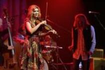 Britischer Rockmusiker Robert Plant gastierte mit der amerikanischen Sängerin Alison Krauss auf seiner "Raising Sand"-Tour in der Philipshalle Düsseldorf (© Thomas Brill)
