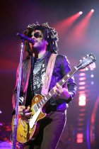 Amerikanischer Rocksänger Lenny Kravitz gastiert auf seiner "Raise Vibration"-Tour in der Lanxess-Arena Köln (&copy; Thomas Brill)