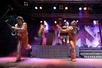 Deutsche Schlagersänger Dieter Thomas Kuhn gastiert mit seiner Band auf seiner "Im Auftrag der Liebe - Teil 2"-Tour Open Air am Tanzbrunnen Köln (© Thomas Brill)