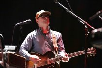 Amerikanische Alternative-Country-Band Lambchop gastiert mit ihrem Sänger Kurt Wagner auf ihrer "Flotus"-Tour im Gloria Theater Köln (&copy; Thomas Brill)