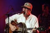 Amerikanische Alternative-Country-Band Lambchop gastiert mit ihrem Sänger Kurt Wagner auf ihrer "Best of Ohio"-Tour in der Kulturkirche Köln (&copy; Thomas Brill)