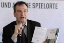 Georg Quander, Uwe Eric Laufenberg, Birgit Meyer und Elena Tzavara bei der Jahrespressekonferenz der Oper Köln im Opernhaus Köln (&copy; Thomas Brill)