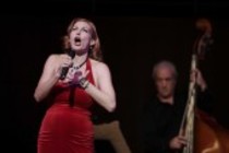 Deutscher Chansonnière Ute Lemper gastiert mit der Original Astor Piazzolla Band auf ihrer "Hommage à Astor Piazzolla"-Tour in der Tonhalle Düsseldorf (© Thomas Brill)