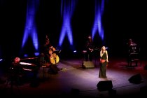 Deutsche Chansonnière Ute Lemper eröffnet auf ihrer "Last Tango in Berlin"-Tour das 29. Kölner Sommerfestival in der Philharmonie Köln (© Thomas Brill)