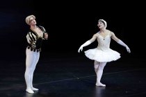 Amerikanische Männer-Ballettkompanie Les Ballets Trockadero de Monte Carlo gastiert im Rahmen des 35. Kölner Sommerfestivals vom 16. bis 21. Juli 2024 in der Kölner Philharmonie (© Thomas Brill)