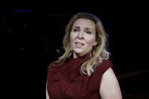 Deutsche Mezzosporanistin Stephanie Lesch gastiert in Begleitung des spanischen Pianistin Ainoa Padrón und des deutschen Schauspielers Andreas Durban im Rahmen der Konzertreihe "Im Zentrum Lied" in der Fritz Thyssen Stiftung Köln (© Thomas Brill)