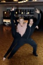 Rebecca Mir und Magdalena Brzeska trainieren für das "Let´s Dance"-Finale in der Tanzschule Schulerecki Köln (© Thomas Brill)