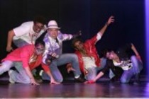 Kölner Moderator Linus zur Linus Talentprobe an Halloween, am 31. Oktober 2011, um 20.00 Uhr im Theater am Tanzbrunnen Köln (&copy; Thomas Brill)