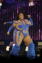 Amerikanische Sängerin Melissa Viviane Jefferson alias Lizzo gastiert auf ihrer "The Special"-Tour in der Lanxess-Arena Köln (© Thomas Brill)