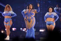 Amerikanische Sängerin Melissa Viviane Jefferson alias Lizzo gastiert auf ihrer "The Special"-Tour in der Lanxess-Arena Köln (© Thomas Brill)